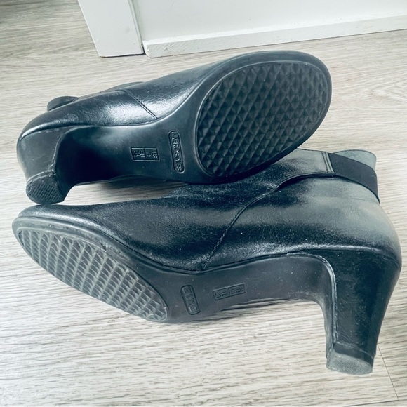 AEROSOLES Black Leather Round Toe Kitten Block Heels Ankle Comfy Booties  7.5 - Picture 10 of 15